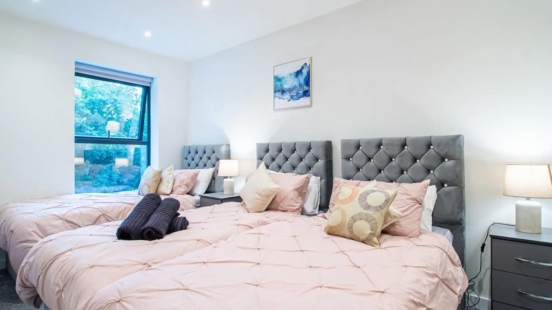 Apartment Bv Luxury 3 Bedroom Townhouse At Bed Cliff Oaks Leeds